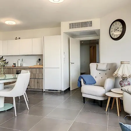 2br With Parking Near Monaco